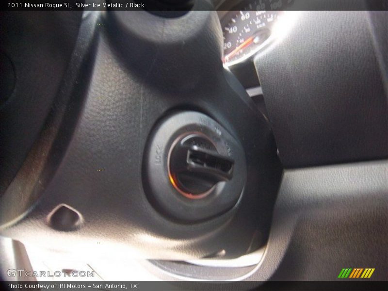 Silver Ice Metallic / Black 2011 Nissan Rogue SL