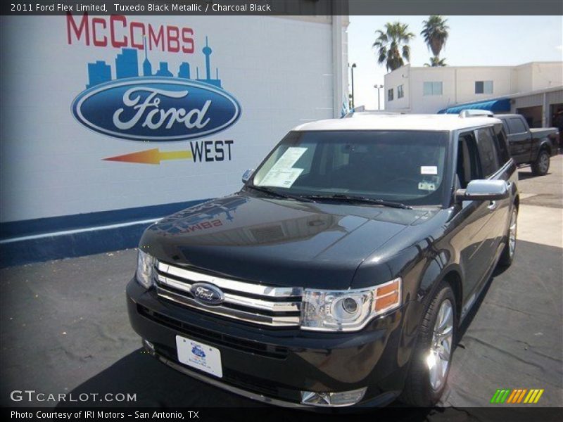 Tuxedo Black Metallic / Charcoal Black 2011 Ford Flex Limited
