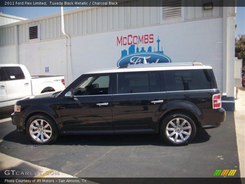 Tuxedo Black Metallic / Charcoal Black 2011 Ford Flex Limited