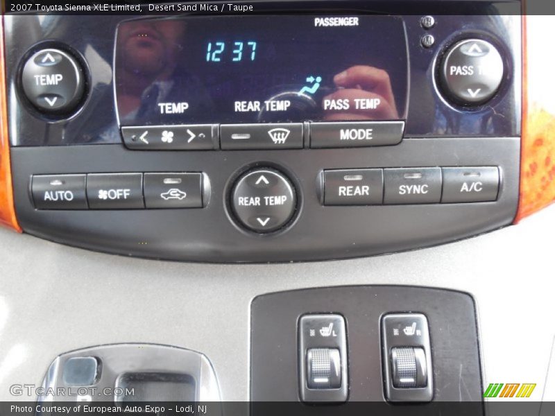 Desert Sand Mica / Taupe 2007 Toyota Sienna XLE Limited