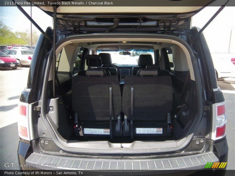 Tuxedo Black Metallic / Charcoal Black 2011 Ford Flex Limited