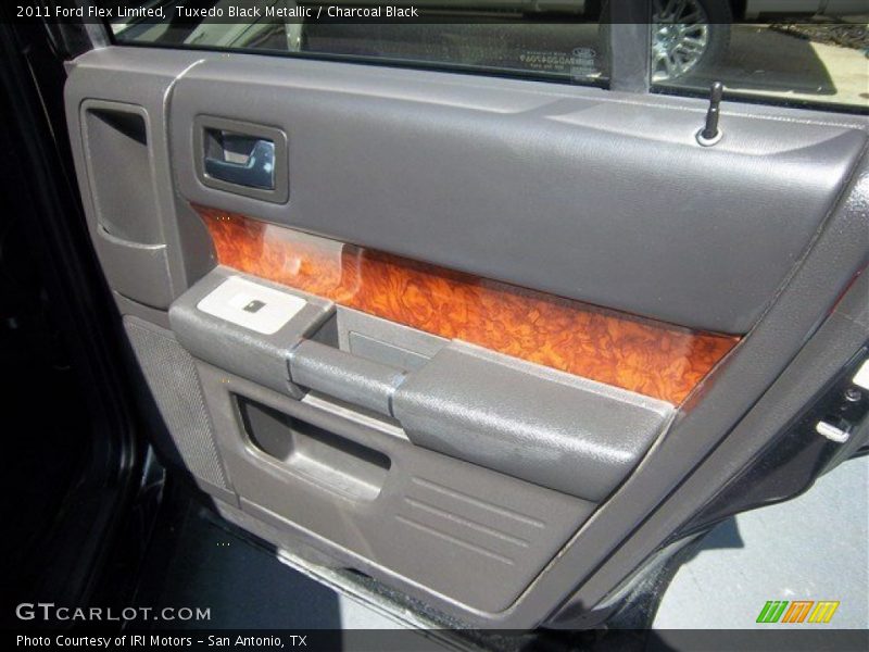 Tuxedo Black Metallic / Charcoal Black 2011 Ford Flex Limited