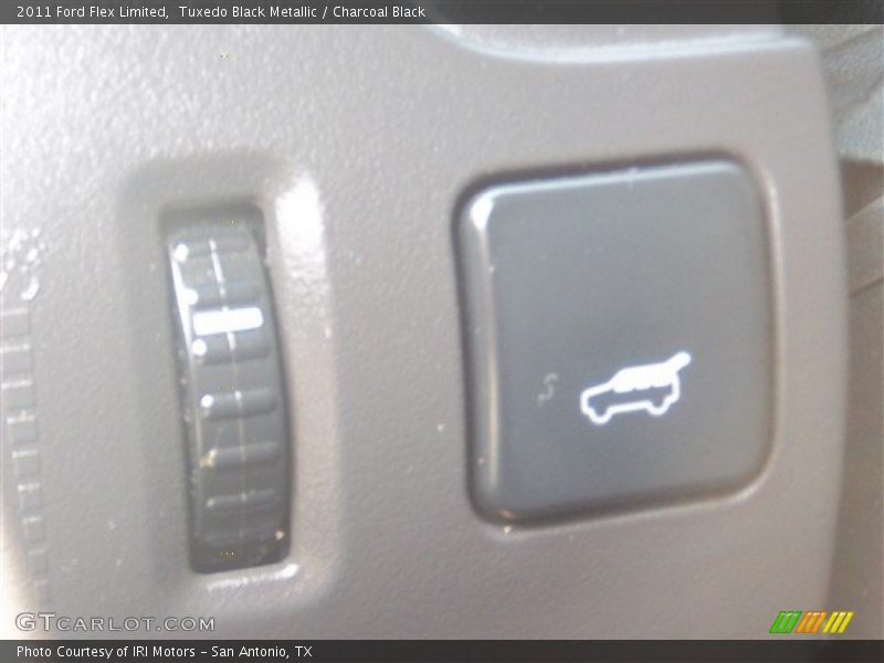 Tuxedo Black Metallic / Charcoal Black 2011 Ford Flex Limited