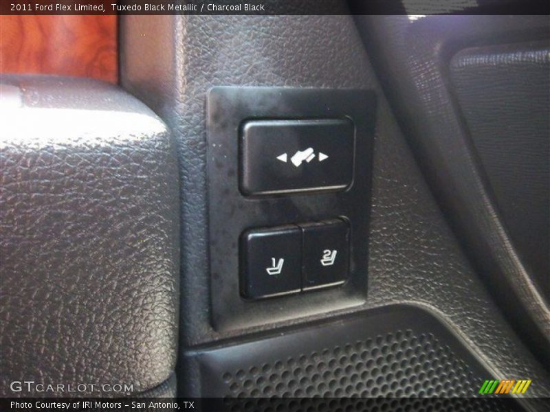 Tuxedo Black Metallic / Charcoal Black 2011 Ford Flex Limited