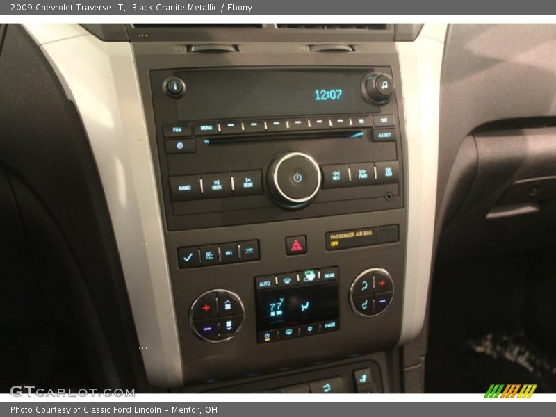 Black Granite Metallic / Ebony 2009 Chevrolet Traverse LT
