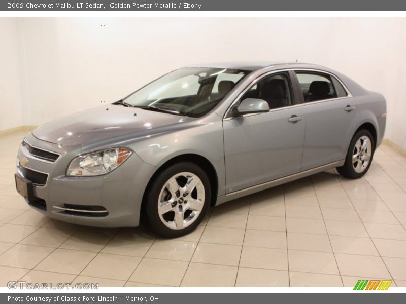 Front 3/4 View of 2009 Malibu LT Sedan