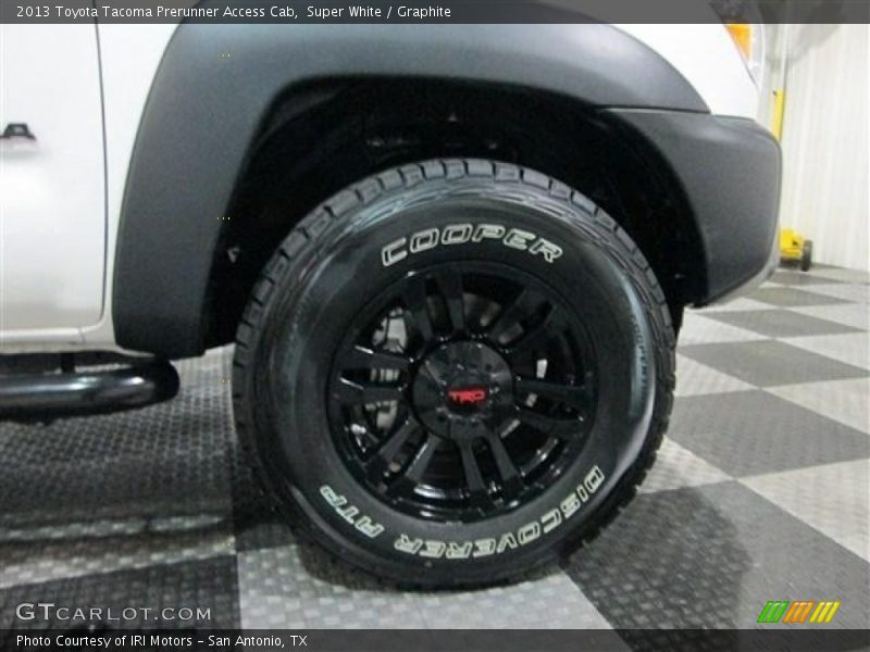 Super White / Graphite 2013 Toyota Tacoma Prerunner Access Cab