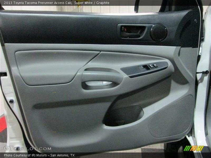 Super White / Graphite 2013 Toyota Tacoma Prerunner Access Cab