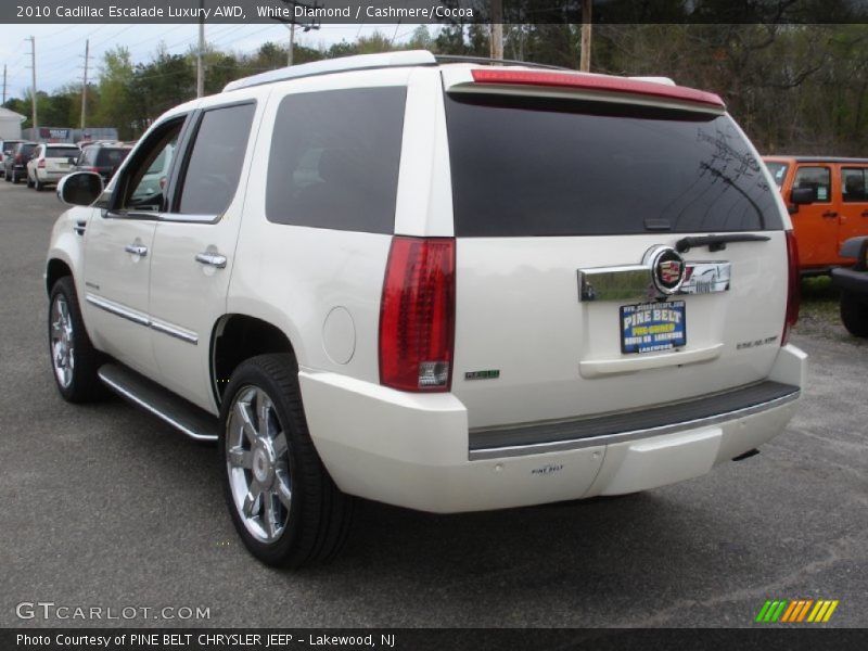 White Diamond / Cashmere/Cocoa 2010 Cadillac Escalade Luxury AWD