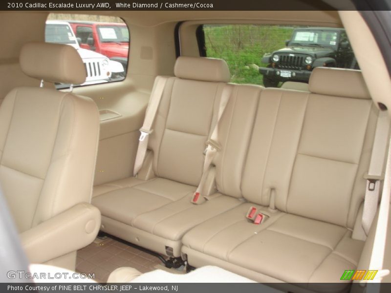 White Diamond / Cashmere/Cocoa 2010 Cadillac Escalade Luxury AWD