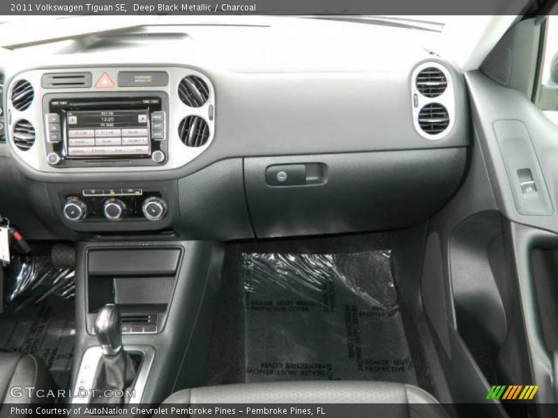 Deep Black Metallic / Charcoal 2011 Volkswagen Tiguan SE