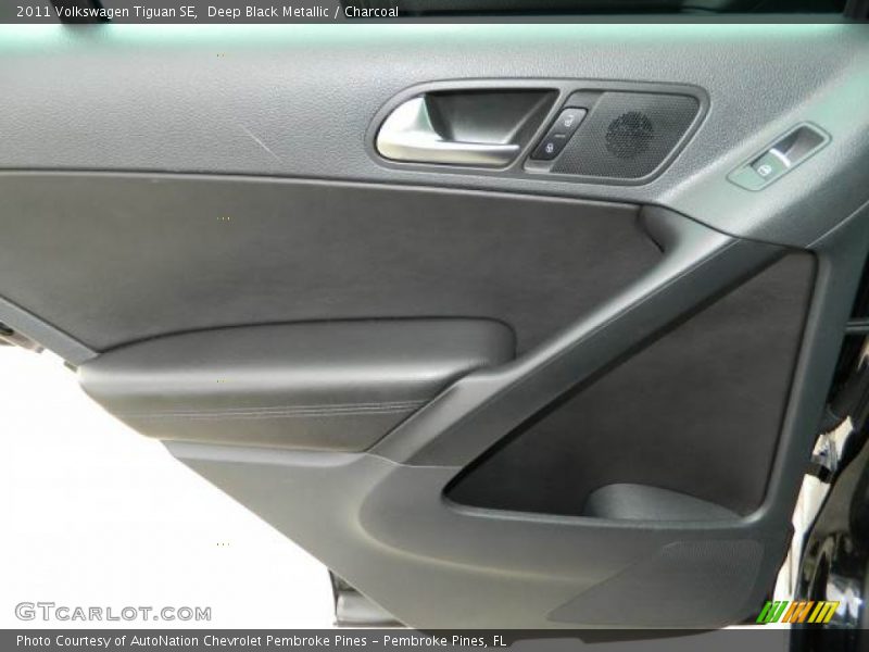 Deep Black Metallic / Charcoal 2011 Volkswagen Tiguan SE