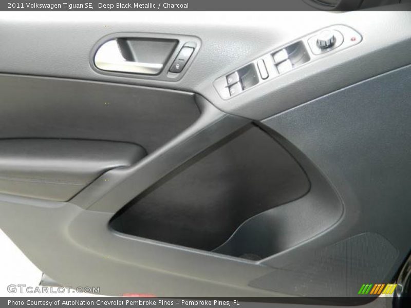 Deep Black Metallic / Charcoal 2011 Volkswagen Tiguan SE