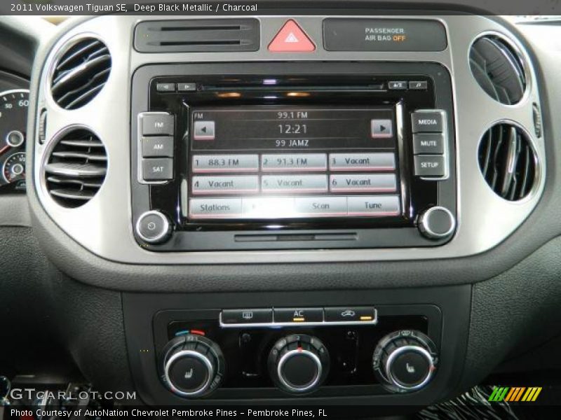 Deep Black Metallic / Charcoal 2011 Volkswagen Tiguan SE