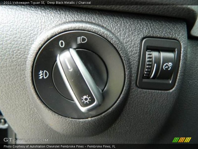 Deep Black Metallic / Charcoal 2011 Volkswagen Tiguan SE