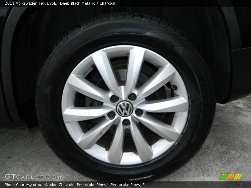 Deep Black Metallic / Charcoal 2011 Volkswagen Tiguan SE