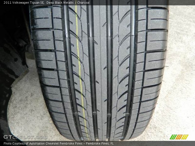 Deep Black Metallic / Charcoal 2011 Volkswagen Tiguan SE