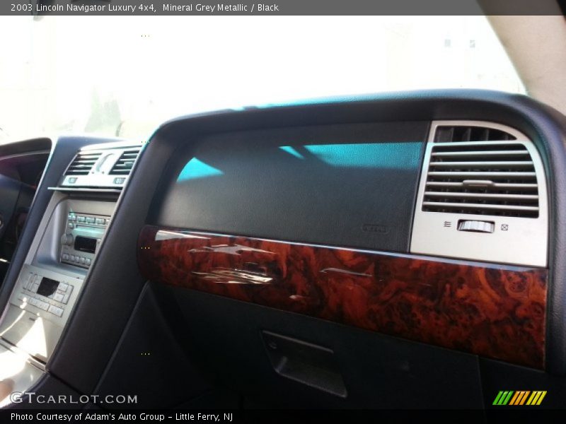 Mineral Grey Metallic / Black 2003 Lincoln Navigator Luxury 4x4