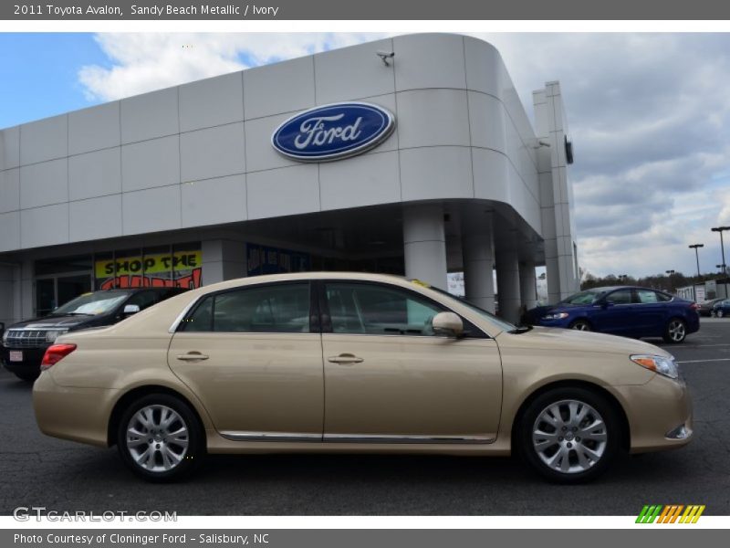 Sandy Beach Metallic / Ivory 2011 Toyota Avalon