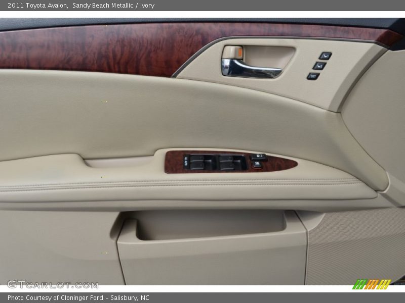 Sandy Beach Metallic / Ivory 2011 Toyota Avalon