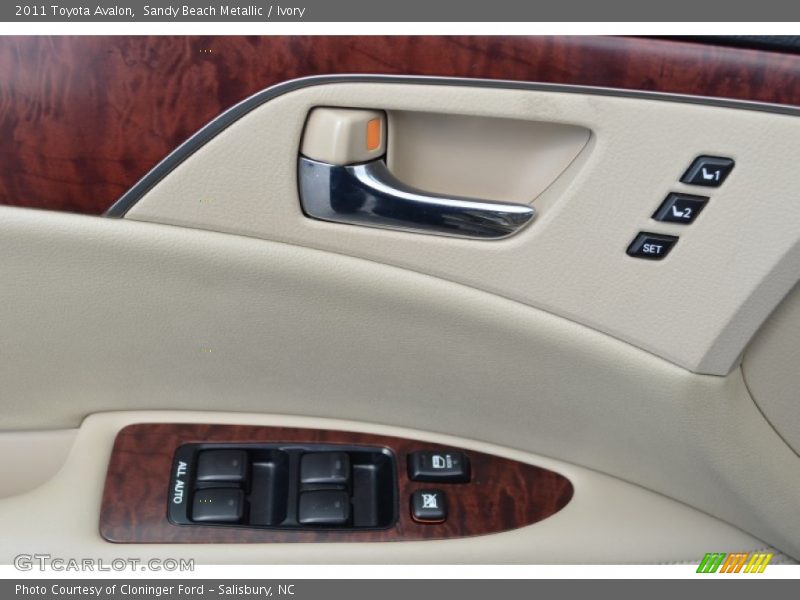 Sandy Beach Metallic / Ivory 2011 Toyota Avalon