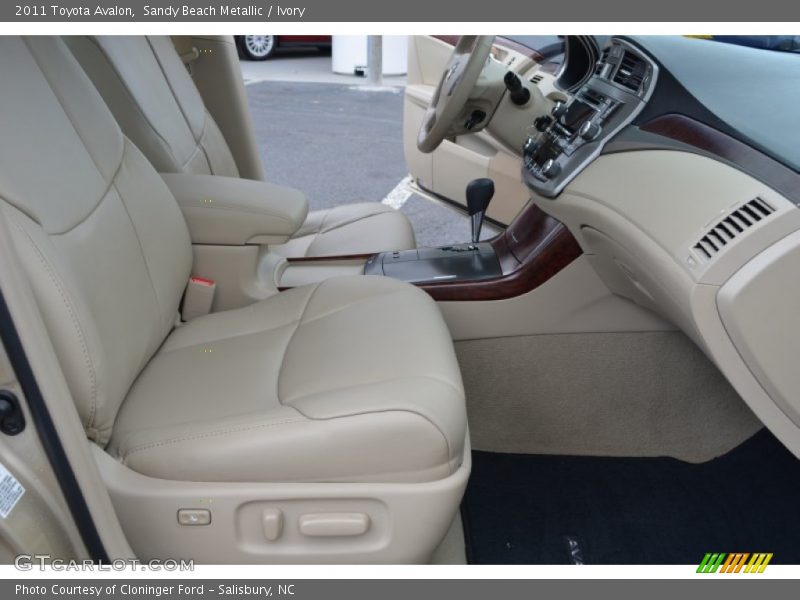 Sandy Beach Metallic / Ivory 2011 Toyota Avalon