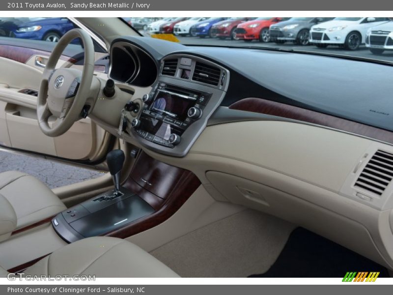 Sandy Beach Metallic / Ivory 2011 Toyota Avalon