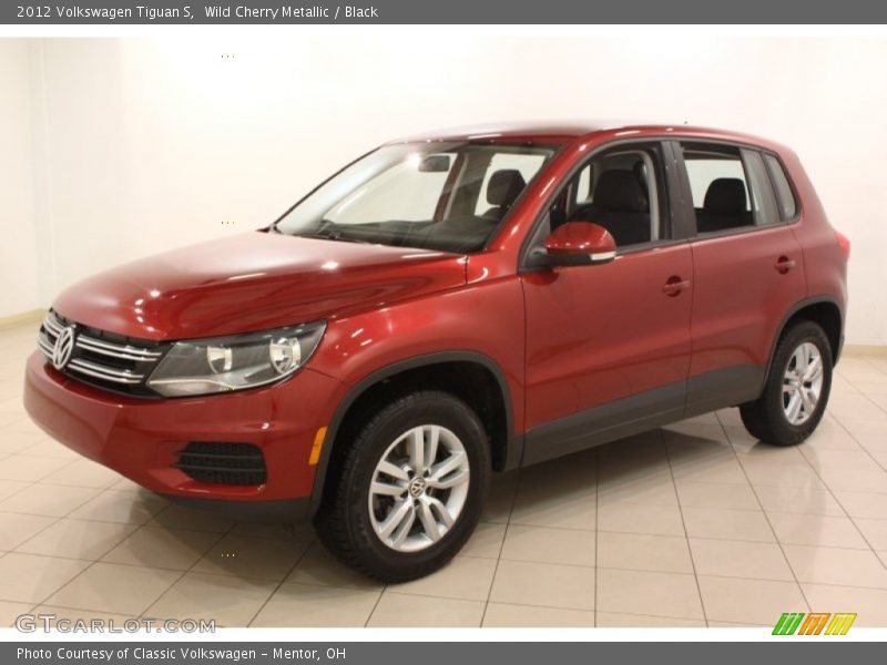 Front 3/4 View of 2012 Tiguan S