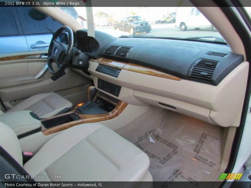 Alpine White / Beige 2002 BMW X5 3.0i