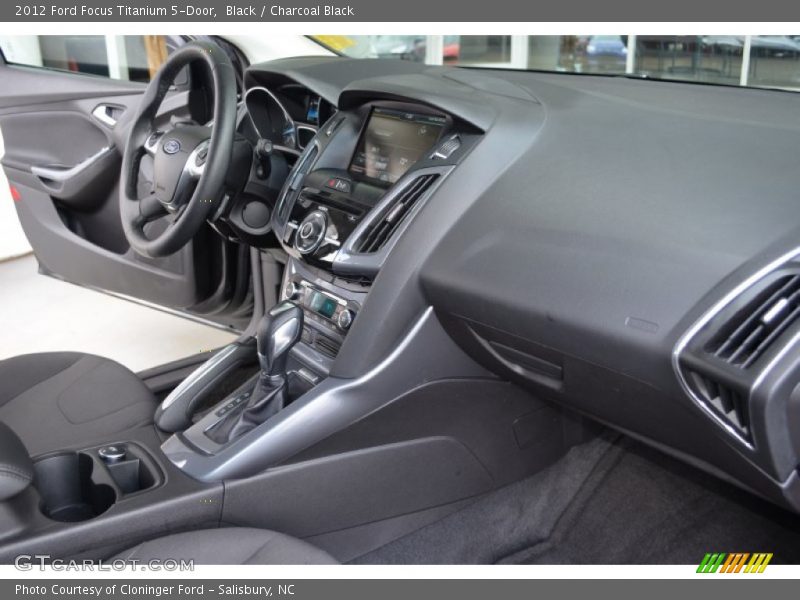 Black / Charcoal Black 2012 Ford Focus Titanium 5-Door