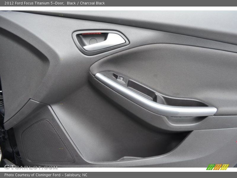 Black / Charcoal Black 2012 Ford Focus Titanium 5-Door