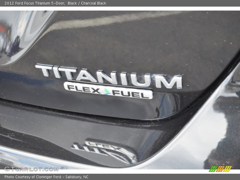 Black / Charcoal Black 2012 Ford Focus Titanium 5-Door