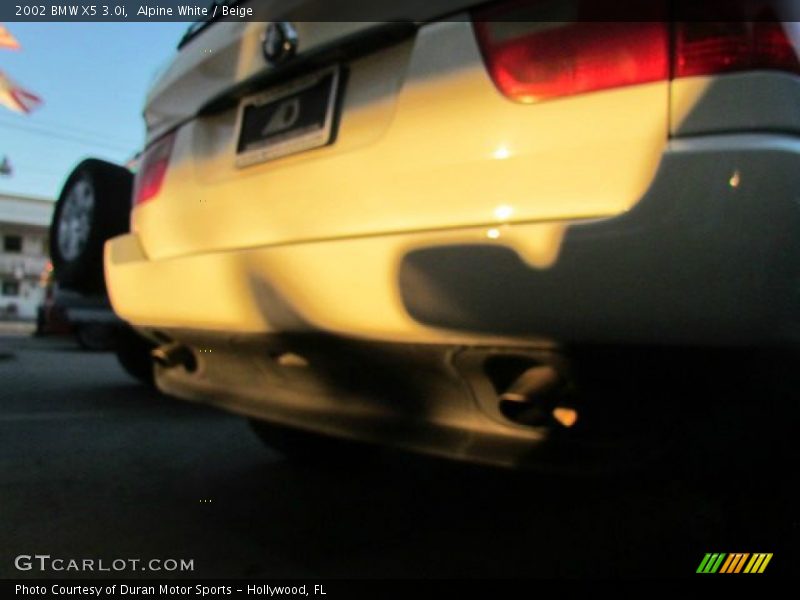 Alpine White / Beige 2002 BMW X5 3.0i