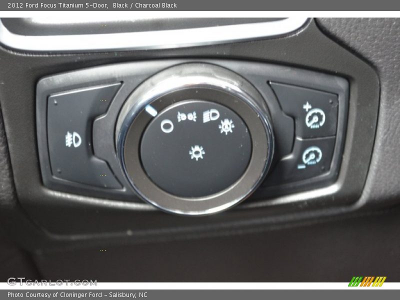 Black / Charcoal Black 2012 Ford Focus Titanium 5-Door