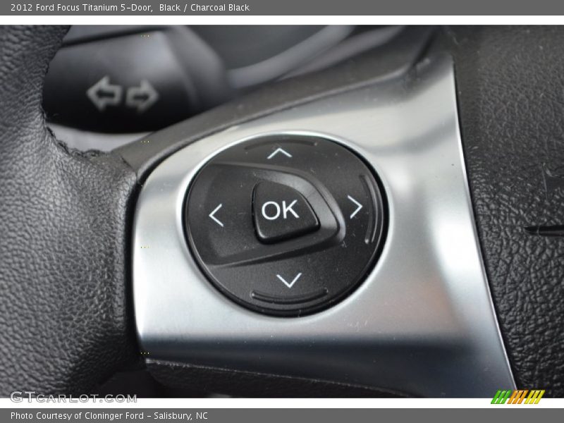 Black / Charcoal Black 2012 Ford Focus Titanium 5-Door