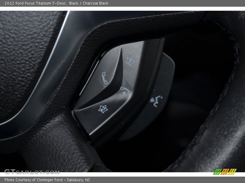 Black / Charcoal Black 2012 Ford Focus Titanium 5-Door
