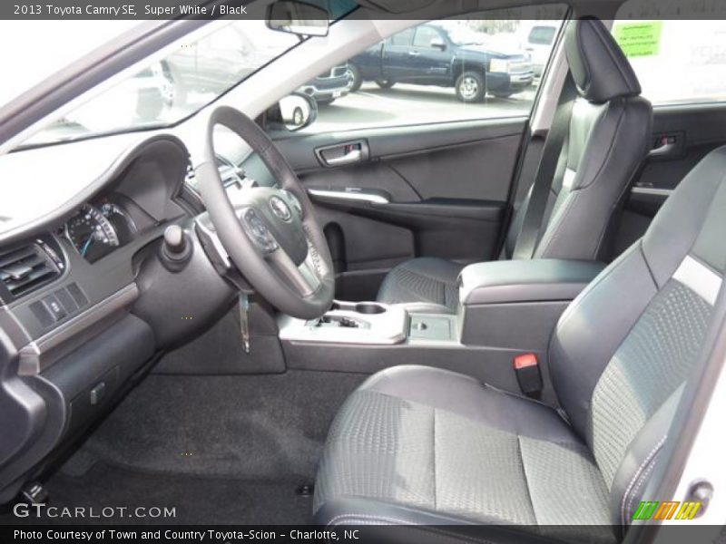 Super White / Black 2013 Toyota Camry SE