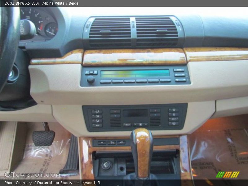 Alpine White / Beige 2002 BMW X5 3.0i