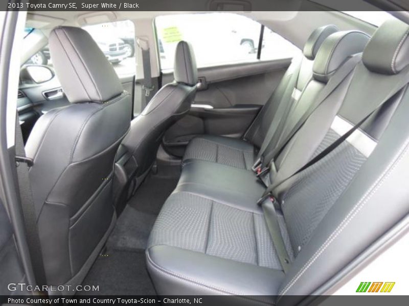 Super White / Black 2013 Toyota Camry SE