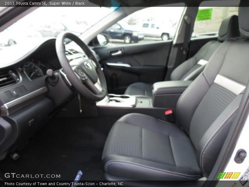 Super White / Black 2013 Toyota Camry SE