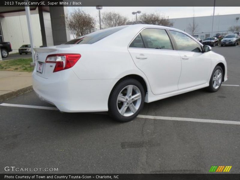 Super White / Black 2013 Toyota Camry SE