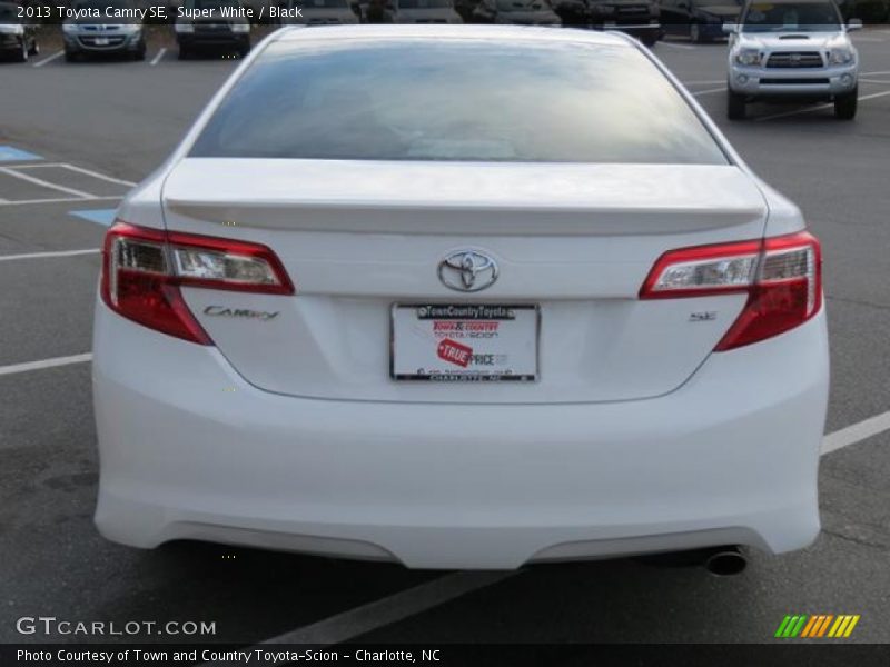 Super White / Black 2013 Toyota Camry SE