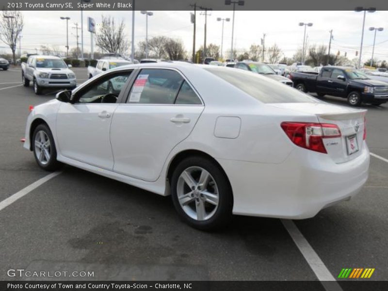 Super White / Black 2013 Toyota Camry SE