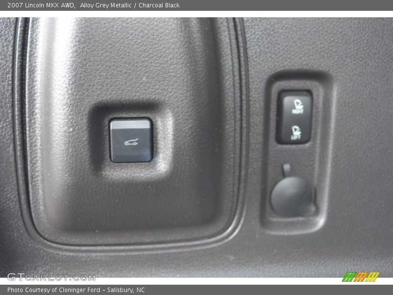 Alloy Grey Metallic / Charcoal Black 2007 Lincoln MKX AWD