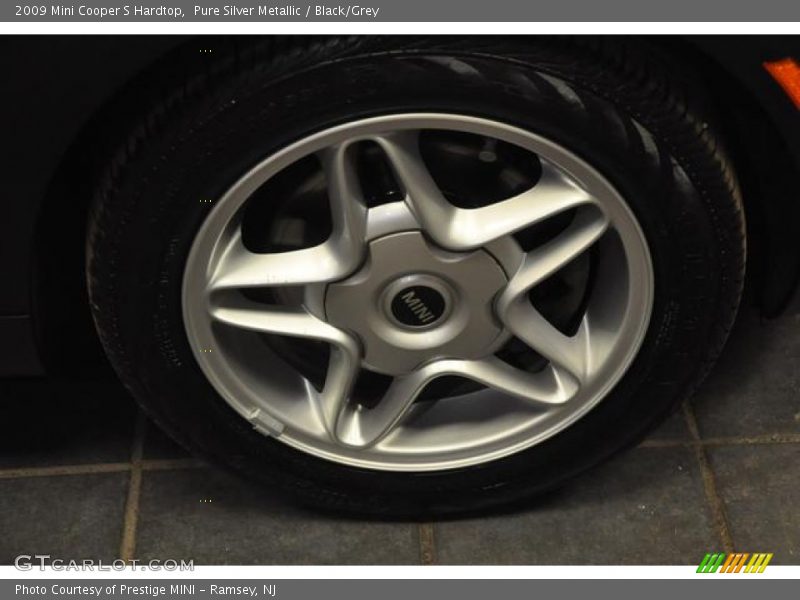 Pure Silver Metallic / Black/Grey 2009 Mini Cooper S Hardtop