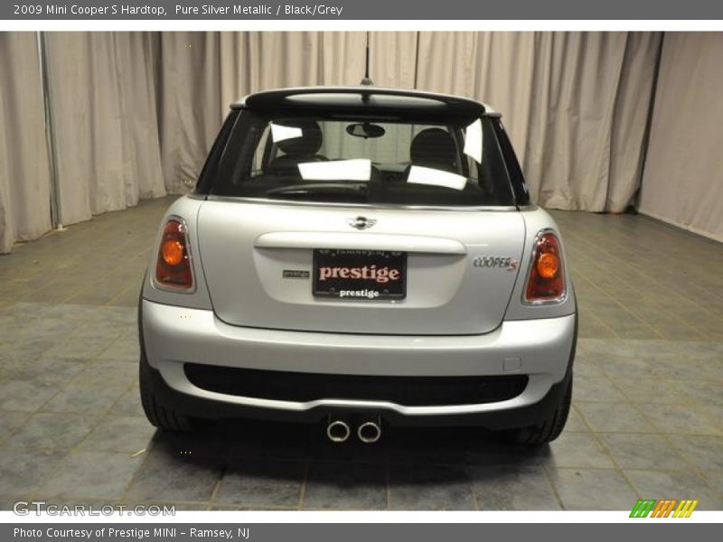 Pure Silver Metallic / Black/Grey 2009 Mini Cooper S Hardtop