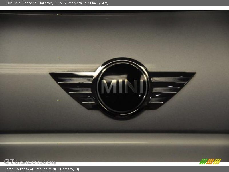 Pure Silver Metallic / Black/Grey 2009 Mini Cooper S Hardtop
