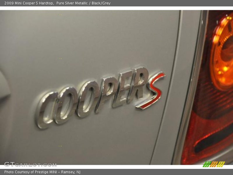 Pure Silver Metallic / Black/Grey 2009 Mini Cooper S Hardtop