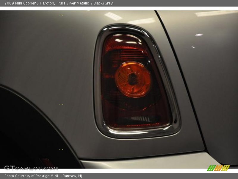 Pure Silver Metallic / Black/Grey 2009 Mini Cooper S Hardtop