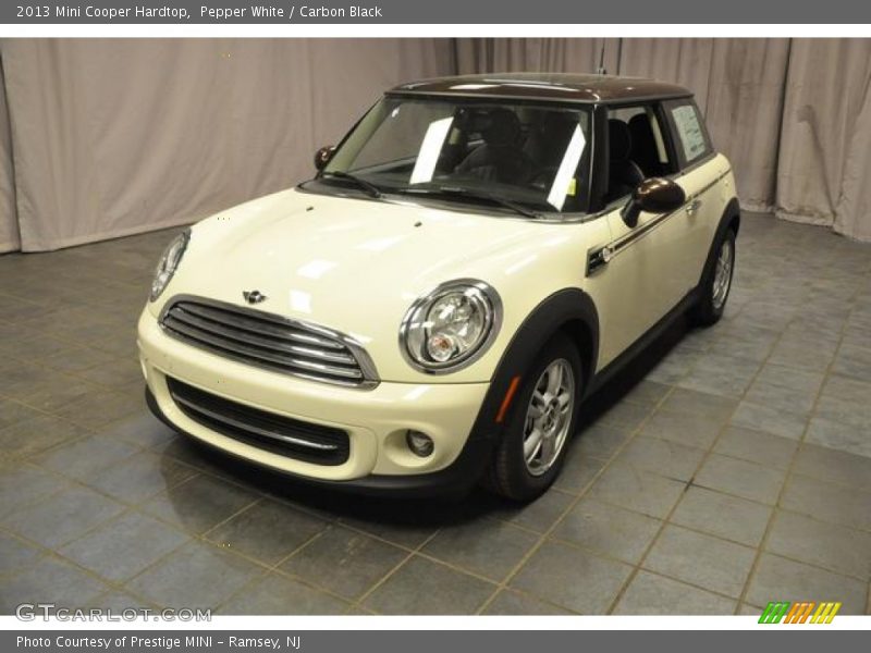Pepper White / Carbon Black 2013 Mini Cooper Hardtop